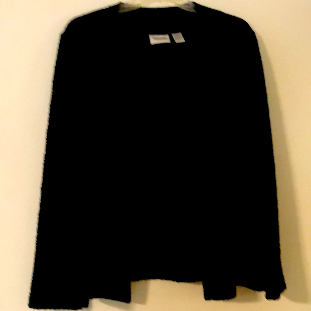 Chico’s size 1 (sz8) quilted jacket open with long sleeves.